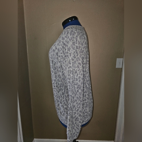 Soft gray cheetah print sweater - Picture 2 of 7